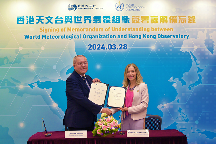The updated MOU was signed by the Director of the Hong Kong Observatory, Dr Chan Pak-wai, and the Secretary-General of the WMO, Professor Celeste Saulo